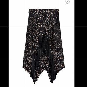 TOPSHOP asymmetrical pleated skirt. Size 2. Perfect condition. With belt